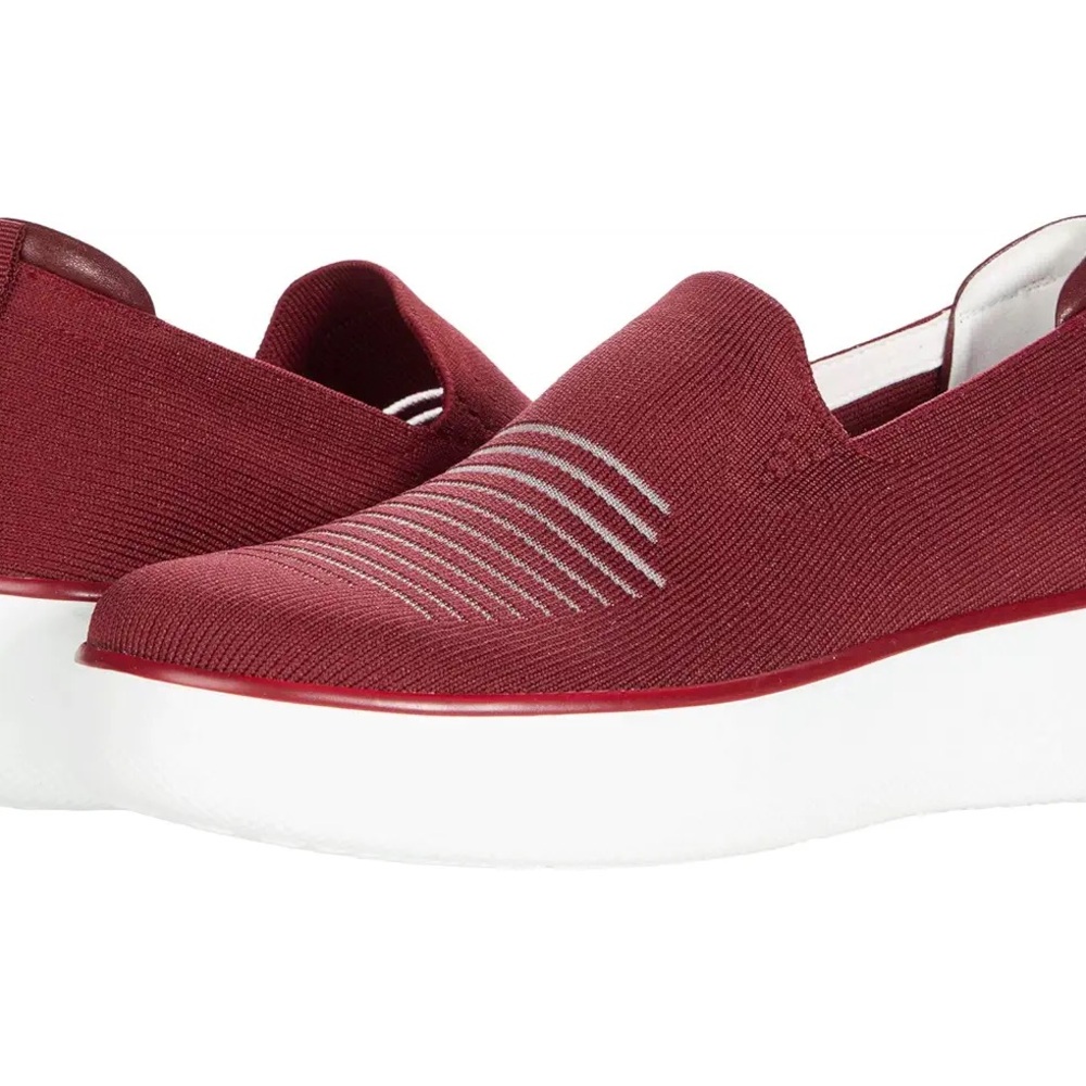 Traq by Alegria Burgundy Mystiq Peeps Platform Slip-On Sneakers Sz 37, 7-7.5